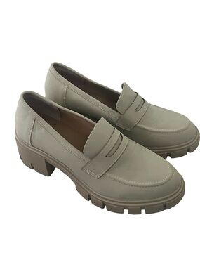 Crown Vintage Sage Heeled Penny Loafers Size 9